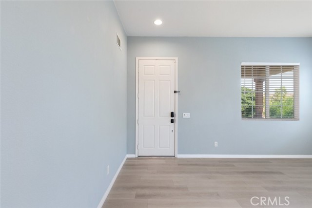 Detail Gallery Image 10 of 59 For 41041 Crimson Pillar Lane, Lake Elsinore,  CA 92532 - 4 Beds | 2/1 Baths