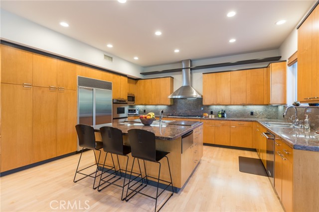 Detail Gallery Image 4 of 48 For 4921 Rupert Ave, Encino,  CA 91316 - 4 Beds | 3 Baths