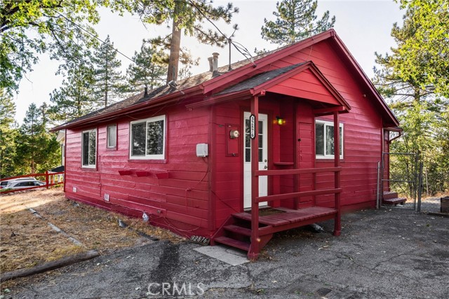 Detail Gallery Image 1 of 30 For 32876 Lone Pine Dr, Running Springs,  CA 92382 - 2 Beds | 1 Baths