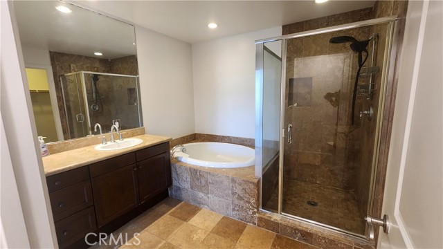 128 N Oak Knoll Avenue, Pasadena CA: https://media.crmls.org/medias/945cb09e-c3af-4765-8be9-bec66fc27d40.jpg