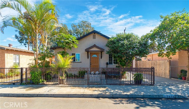 2424 Gale Ave, Long Beach, CA 90810