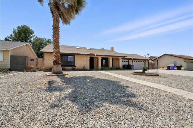 Detail Gallery Image 3 of 26 For 13036 Petaluma Rd, Victorville,  CA 92392 - 3 Beds | 2 Baths
