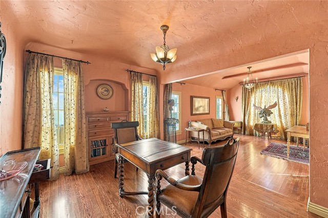 105 Claremont Avenue photo 8