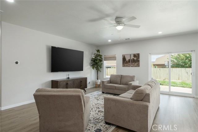 Detail Gallery Image 6 of 31 For 775 775 Kimball Ln, Hanford,  CA 93230 - 3 Beds | 5 Baths