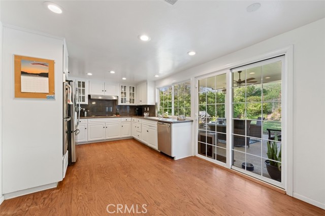 27093 Esward Drive, Calabasas CA: https://media.crmls.org/medias/9461ce78-158e-4713-89b4-684ae46dac22.jpg