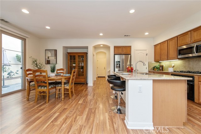 Detail Gallery Image 4 of 21 For 70 Great Lawn, Irvine,  CA 92620 - 4 Beds | 3 Baths