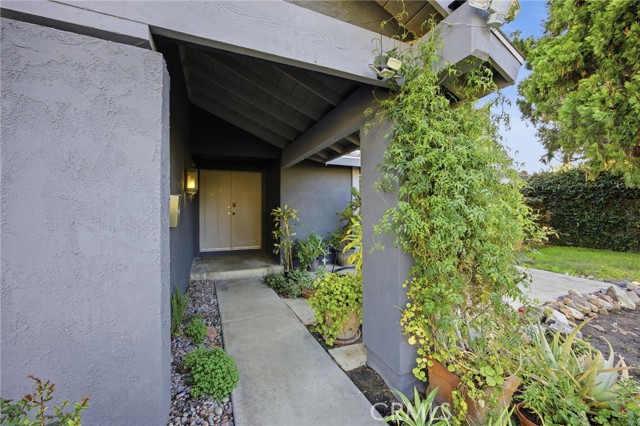 Detail Gallery Image 4 of 45 For 418 W Carol, Santa Ana,  CA 92707 - 3 Beds | 2 Baths