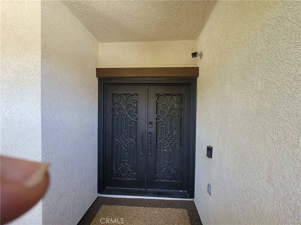 https://media.crmls.org/medias/94633239-4b78-4ab6-aa04-15cba01d05e2.jpg?preset=X-Large