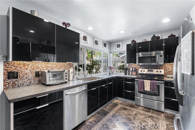 24102 Castilla Lane, Mission Viejo CA: https://media.crmls.org/medias/946460f6-162a-4725-85db-7730bb172eca.jpg