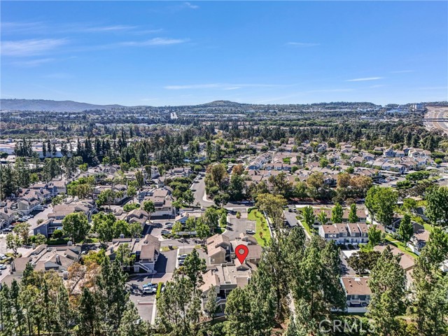 15 Abbey Lane, Aliso Viejo CA: https://media.crmls.org/medias/9464c397-a0d2-4d14-a864-b7c29ab6fc24.jpg