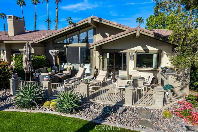 Detail Gallery Image 3 of 38 For 97 Palomino Circle, Palm Desert,  CA 92211 - 2 Beds | 3/1 Baths