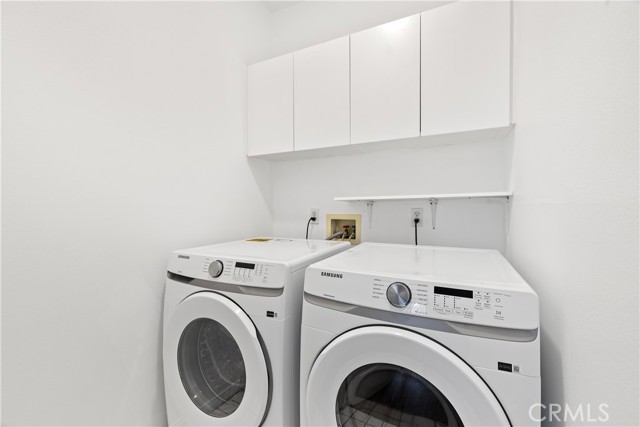 Detail Gallery Image 13 of 39 For 4845 Elmwood #C,  Los Angeles,  CA 90004 - 3 Beds | 3 Baths