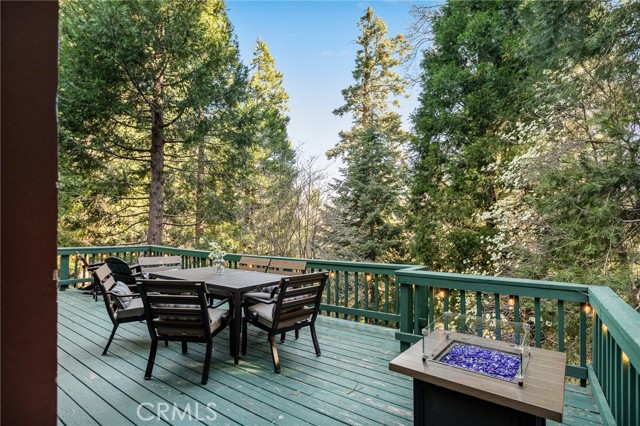 Detail Gallery Image 36 of 45 For 717 Crest Estates, Lake Arrowhead,  CA 92352 - 3 Beds | 3 Baths