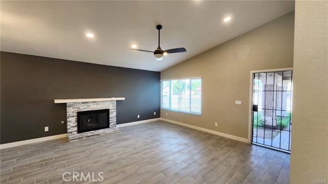 Detail Gallery Image 2 of 23 For 24283 Delphinium Ave, Moreno Valley,  CA 92553 - 4 Beds | 2 Baths