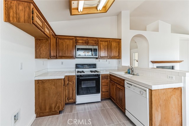 Detail Gallery Image 7 of 27 For 6012 Sandpiper Pl, Palmdale,  CA 93552 - 4 Beds | 2 Baths