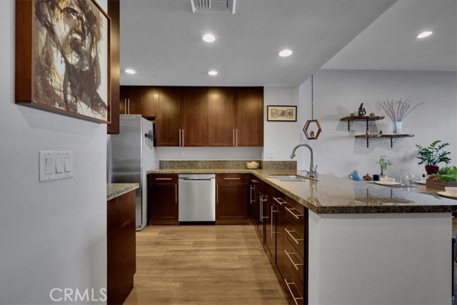 Image 15 of 75 For 300 4th Street 214