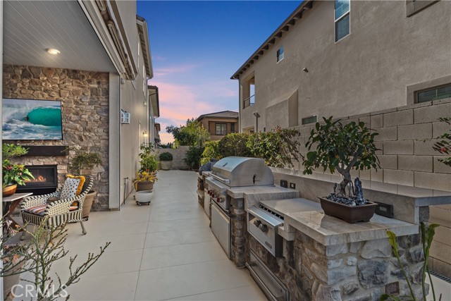 Detail Gallery Image 2 of 44 For 65 Bolide, Irvine,  CA 92618 - 5 Beds | 4/2 Baths