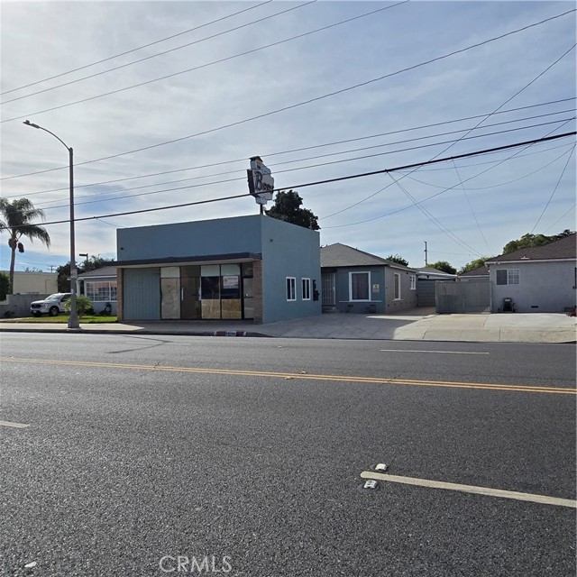 Image 4 of 71 For 15709 Bellflower Boulevard