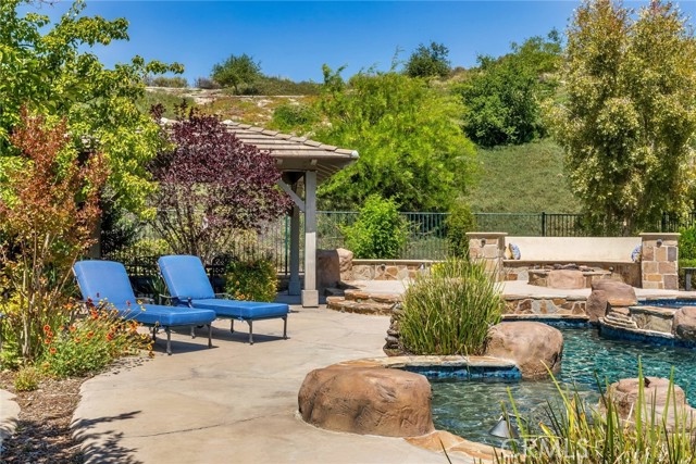 17138 Hickory Ridge Court, Canyon Country CA: https://media.crmls.org/medias/9468fb4c-493d-4e27-a867-804e13a51f65.jpg