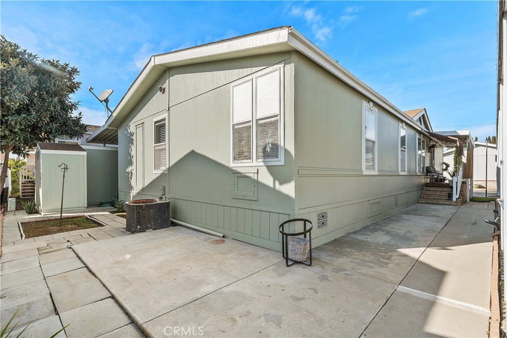 MLS #OC25215640 image #33