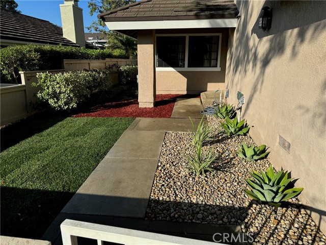 24 Woodgrove, Irvine CA: https://media.crmls.org/medias/946ab01c-61e1-4932-847a-ce2801f40af0.jpg