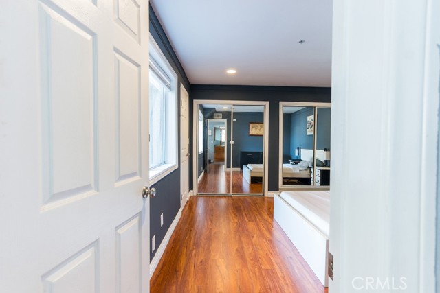 110 W Maple Street, Glendale CA: https://media.crmls.org/medias/946af061-e31a-44f9-a453-84f300fb3ead.jpg