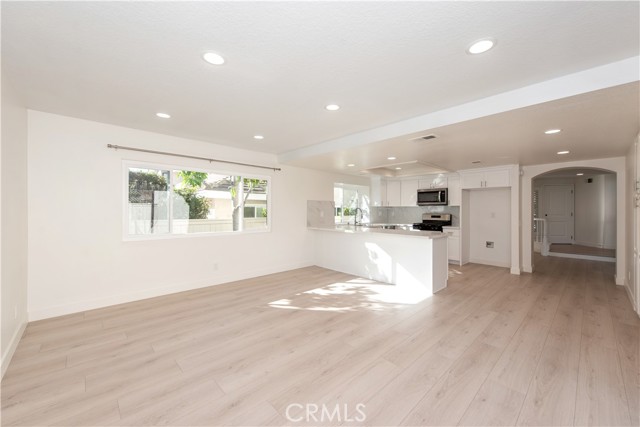 45 Cedarlake, Irvine CA: https://media.crmls.org/medias/946b717e-7f0c-421c-8045-8967221b597e.jpg