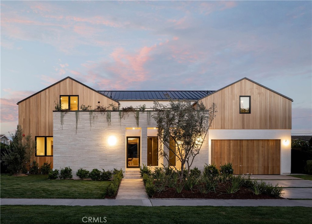 1738 Paloma Drive