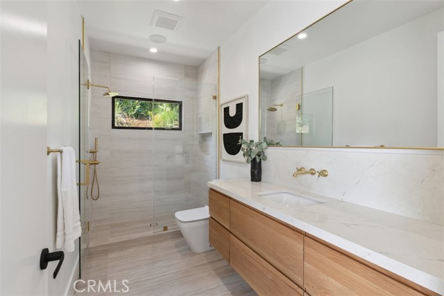 Detail Gallery Image 32 of 61 For 23732 Ladrillo St, Woodland Hills,  CA 91367 - 4 Beds | 4/1 Baths