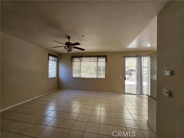 1366 Withorn Court, Riverside CA: https://media.crmls.org/medias/946c1a03-abf3-44d3-bfbb-243ed177be31.jpg