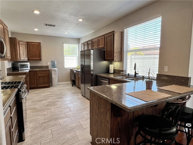 Detail Gallery Image 7 of 28 For 16187 Cousins Cir, Riverside,  CA 92503 - 5 Beds | 3 Baths