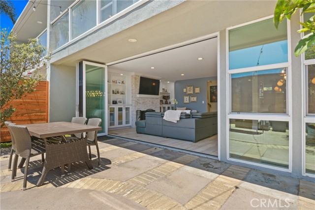 4062 Aladdin Drive, Huntington Beach CA: https://media.crmls.org/medias/946c766d-2ed1-4e30-accf-4c507e2ab962.jpg
