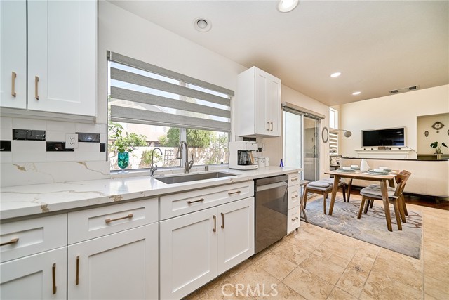 Detail Gallery Image 15 of 62 For 25437 Chisom Ln, Stevenson Ranch,  CA 91381 - 4 Beds | 3 Baths
