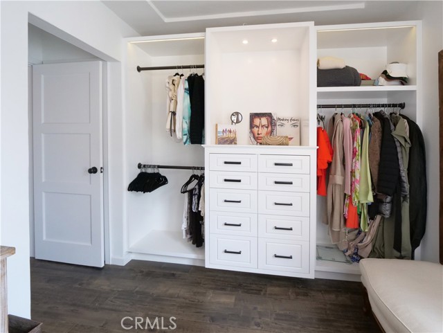 229 Marine Place, Manhattan Beach CA: https://media.crmls.org/medias/946cda23-75ac-4f4f-af7f-bf35cdd1f8dd.jpg