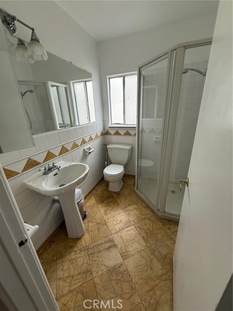 5437 Shoup Ave, Woodland Hills CA: https://media.crmls.org/medias/946cf48c-e7e6-400c-9ed5-52e1e585ba03.jpg