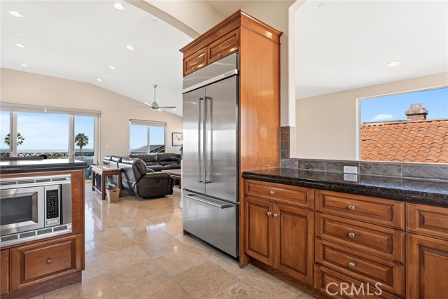 Open and bright kitchen.