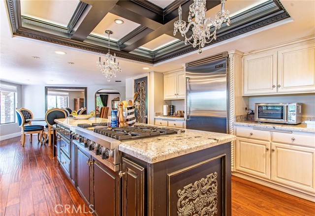 Detail Gallery Image 17 of 71 For 25591 via Velador, Valencia,  CA 91355 - 5 Beds | 3/1 Baths