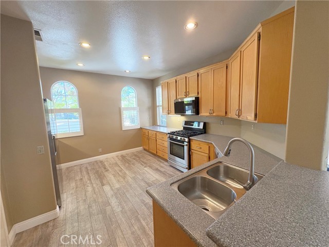 Detail Gallery Image 7 of 29 For 5 Halcyon Ln, Aliso Viejo,  CA 92656 - 3 Beds | 2/1 Baths