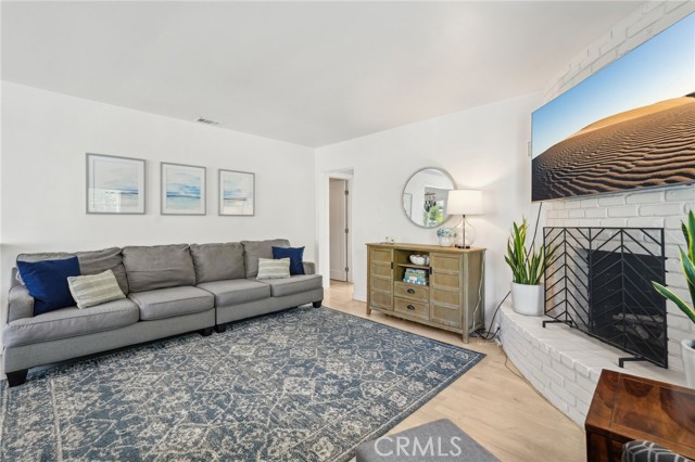 Detail Gallery Image 6 of 28 For 1120 9th St, Hermosa Beach,  CA 90254 - 2 Beds | 1 Baths