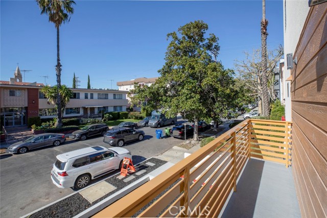 Detail Gallery Image 16 of 30 For 1754 N Berendo St #C,  Los Angeles,  CA 90027 - 3 Beds | 2/1 Baths
