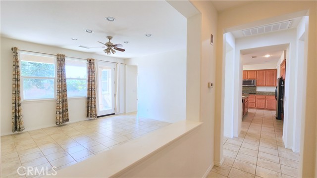 Detail Gallery Image 13 of 29 For 8387 Fall Creek Dr, Corona,  CA 92880 - 4 Beds | 2/1 Baths