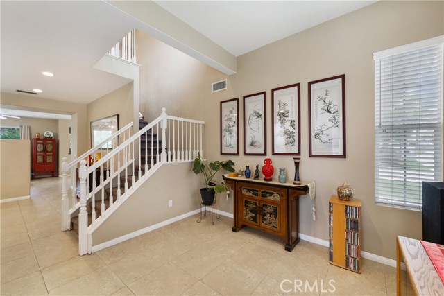 13 Arborside Way, Mission Viejo CA: https://media.crmls.org/medias/94711052-2c55-4aab-b7f5-84c0019314d8.jpg