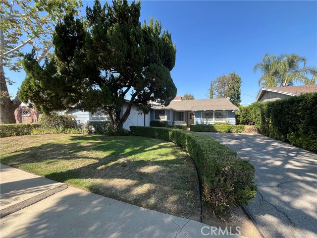 Detail Gallery Image 1 of 14 For 22607 Collins St, Woodland Hills,  CA 91367 - 3 Beds | 2 Baths