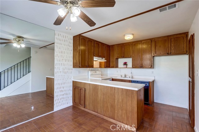 Detail Gallery Image 8 of 50 For 1845 Anaheim Ave 16c,  Costa Mesa,  CA 92627 - 3 Beds | 2 Baths
