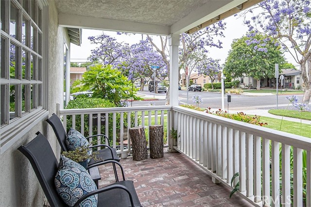 1917 N Britton Drive, Long Beach CA: https://media.crmls.org/medias/94725b94-9b80-45d1-941b-d8cfe3d7eb5e.jpg