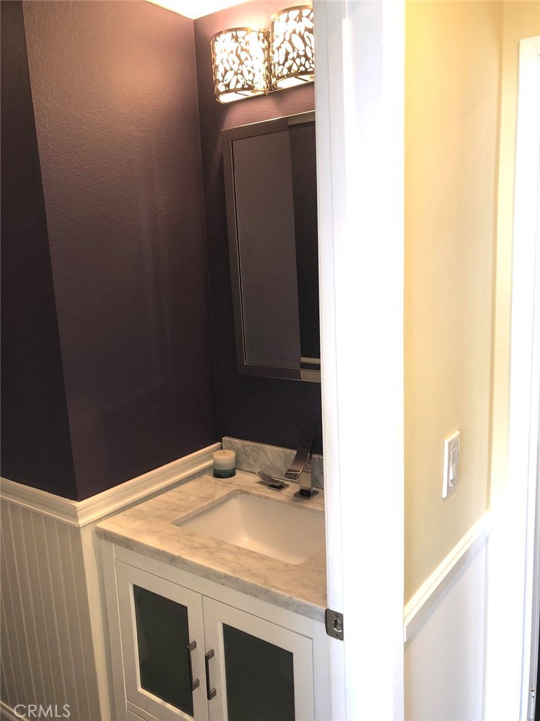 https://media.crmls.org/medias/9472c1a2-9afb-4645-bb18-92eea7f0eb9c.jpg?preset=X-Large