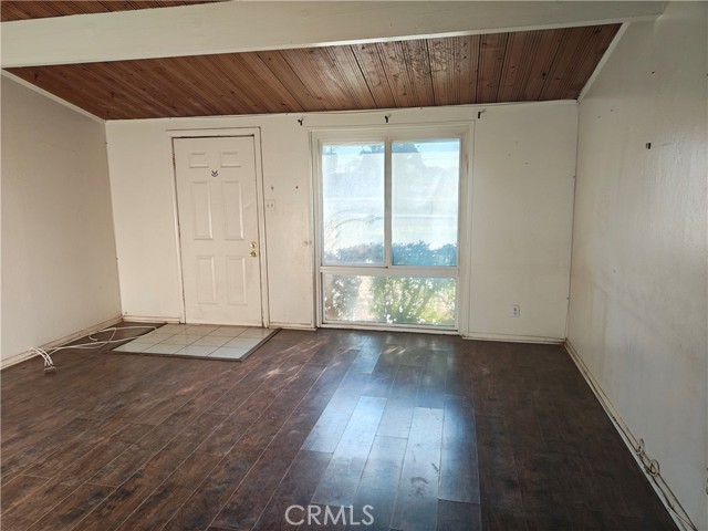 Detail Gallery Image 4 of 20 For 45446 10th St, Lancaster,  CA 93534 - 3 Beds | 1/1 Baths