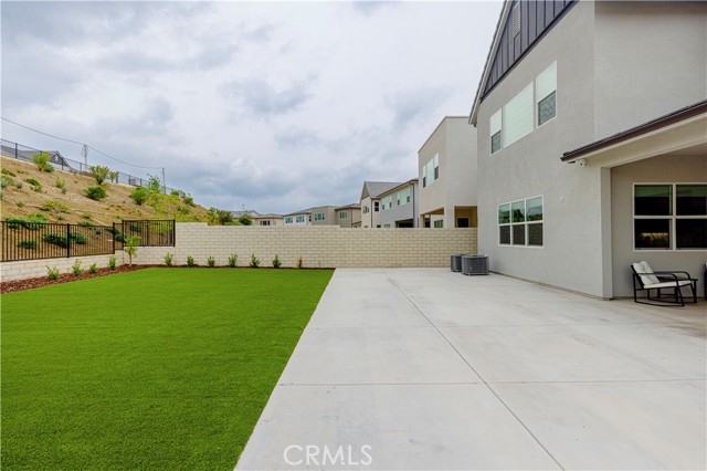 Detail Gallery Image 43 of 74 For 27526 Elderberry Dr, Valencia,  CA 91381 - 5 Beds | 5/1 Baths