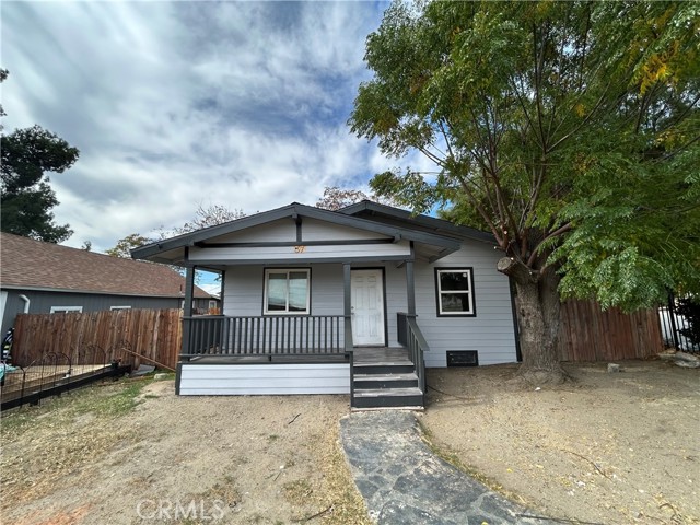 Detail Gallery Image 2 of 9 For 57 S 3rd St, Banning,  CA 92220 - 3 Beds | 1/1 Baths