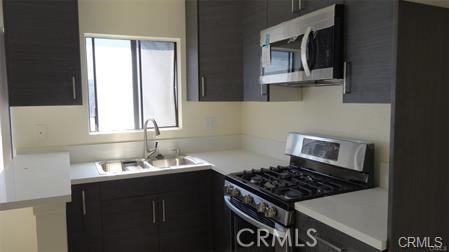 Detail Gallery Image 2 of 9 For 518 Oak St #7,  Glendale,  CA 91204 - 2 Beds | 1 Baths